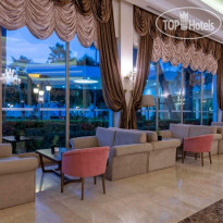 Euphoria Palm Beach Resort Lobby