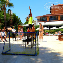 Club Turtas Beach Hotel Игра у бассейна