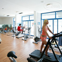 Lonicera World Hotels fitness by the pool