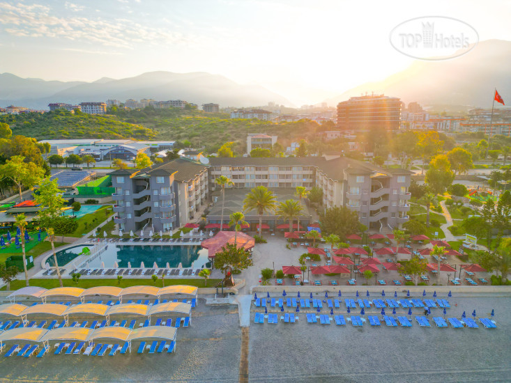 Пляж в Senza Sunset Beach Hotel 4*