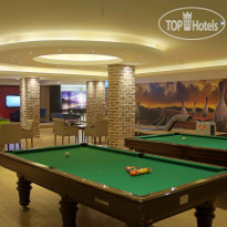 Galeri Resort Hotel game room