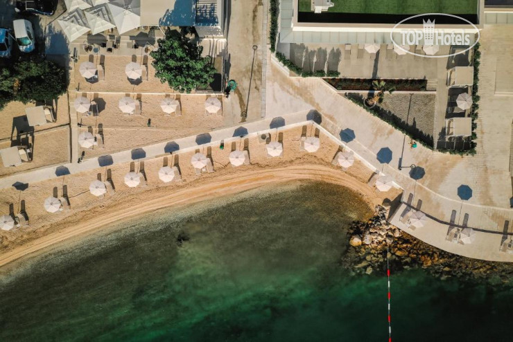 Пляж в Hyatt Regency Kotor Bay Resort 5*