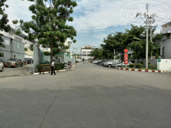Ibis Pattaya 3* Выход с отеля на вторую улицу - Фото отеля