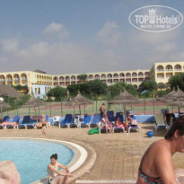 Hawai Beach Club 3* Вид на отель со стороны бассейна - Фото отеля