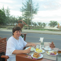 Baan Karon Buri Resort 3* Завтрак на открытой веранде - Фото отеля