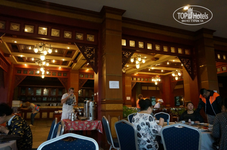 Welcome Jomtien Beach 3* Столовая. За вынос еды - штраф 500 бат. Еда есть всегда: хоть в 6 утра приди, хоть в 9. - Фото отеля