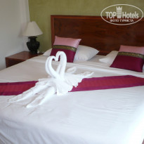 Baan Vanida Garden Resort 3* полноценная двуспальная кровать, а не два матраца или две кровати рядом - Фото отеля
