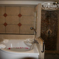 Kata Thani Phuket Beach Resort 5* Гранд Сьют Grand Suite (Thani Wing) - Фото отеля