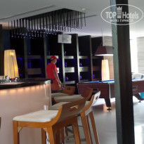 Centara Karon Resort Phuket 4* Это лаундж зона в здании Террасы - Фото отеля