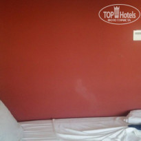 Senza The Inn Resort & Spa 5* Жирные пятна на стенах в номере - Фото отеля