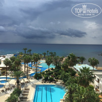 Adams Beach 5* Вот такой вид был из нашего номера на 4 этаже - Фото отеля