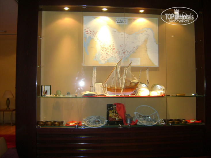 Golden Tulip Sharjah 4* На ресепшне отеля - Фото отеля