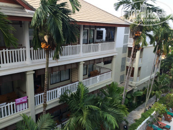 Baan Karon Buri Resort 3* Вид из номера на соседний отель - Фото отеля