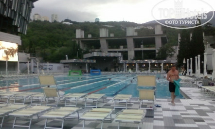 Green Park Yalta-Intourist 4* бассейн - Фото отеля
