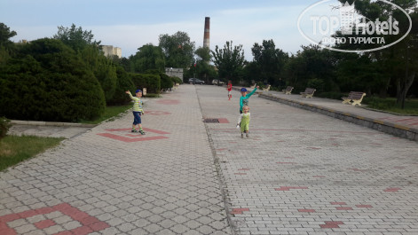 Таврия Центральная "улица" санатория - от ворот до 1-го корпуса - Фото отеля