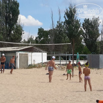 Таврия На пляже поставили волейбольную сетку - Фото отеля