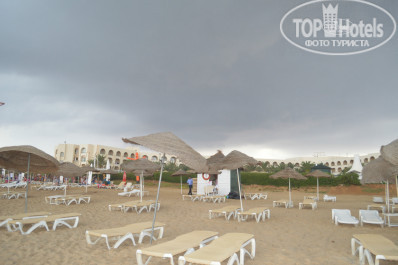 Iberostar Averroes 4* Надвигается гроза, с громом и молнией и это в середине августа. - Фото отеля