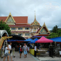 Baan Karon Buri Resort 3* Храмовый комплекс на территории которого по вторникам и субботам разворачивается вечерний рынок - Фото отеля