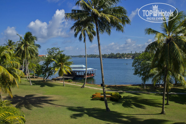 Cinnamon Bentota Beach 4* Вид на реку Бентота. - Фото отеля