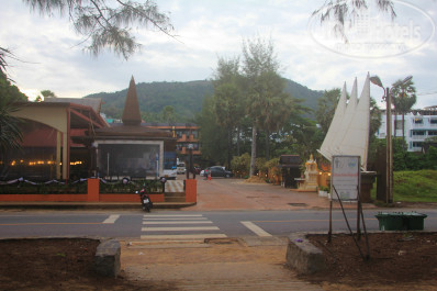 Phuket Island View 3* Вид на отель с дороги - Фото отеля