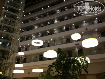 Bridge Resort (Бридж Резорт) 4* Лобби вечером - Фото отеля