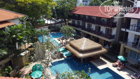 Baan Karon Resort 3* Вид на бассейн сверху - Фото отеля