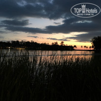Cassia Phuket 4* Вид с бассейна на лагуну и пляж. - Фото отеля