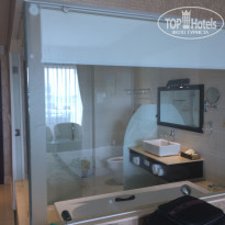 Sailing Bay Beach Resort 4* Прозрачная ванна как мы и хотели - Фото отеля