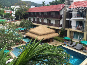 Baan Karon Resort 3* Вид на внутреннюю территорию из нашего корпуса - Фото отеля