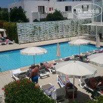 Nissi Park 3* вид на бассейн - Фото отеля