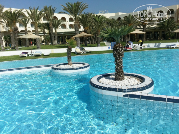 Iberostar Averroes 4* Центральный бассейн - Фото отеля