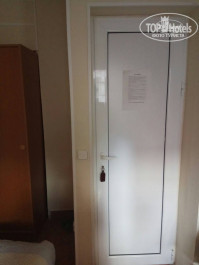 Pod Lozom 3* дверь в номер - Фото отеля