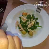 Makadi Spa 5* один з "салатів" на обід з маринованими грибами, не смачний... - Фото отеля