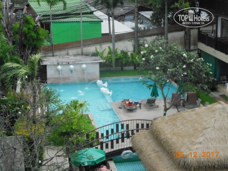 Baan Karon Resort 3* вид со второго этаже с лестничной клетки - Фото отеля