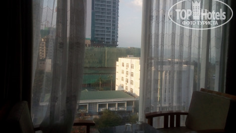 Thanh Sang 2* в номере огромное окно - Фото отеля