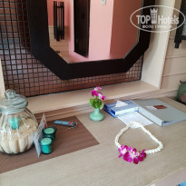 Phuket Island View 3* Стол в номере 233 в зеленом корпусе, на втором этаже. - Фото отеля