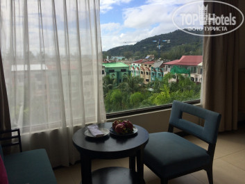 Centara Karon Resort Phuket 4* Вид на город, гору и море вдалеке - Фото отеля