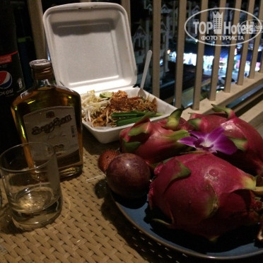 Centara Karon Resort Phuket 4* Вид с балкона и наш ужин :) - Фото отеля