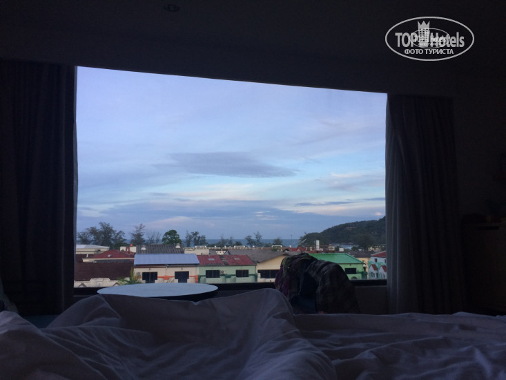 Centara Karon Resort Phuket 4* Раннее утро в кровате - Фото отеля