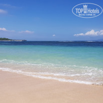 Santika Siligita Hotel 3* Местный пляж - Фото отеля