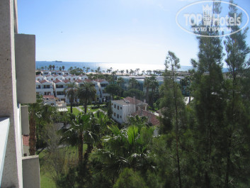 Estival Park Salou Hotel 4* Вид на море поверх жилой застройки с балкона номера 1405 - Фото отеля