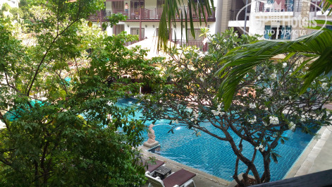 Baan Karon Resort 3* Вид из номера на бассейн - Фото отеля