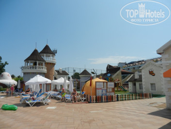 Rox Royal Hotel 5* здание мини-клуба и площадка - Фото отеля