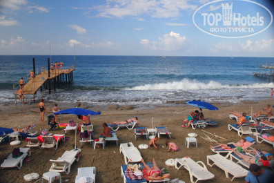 Blue Fish Hotel 4* вот такой пляж от этого отеля,буквально через тоннель пройдёте и окажетесь на пляже - Фото отеля