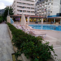 Club Mirabell 4* Вид на отель и первый бассейн от бара - Фото отеля