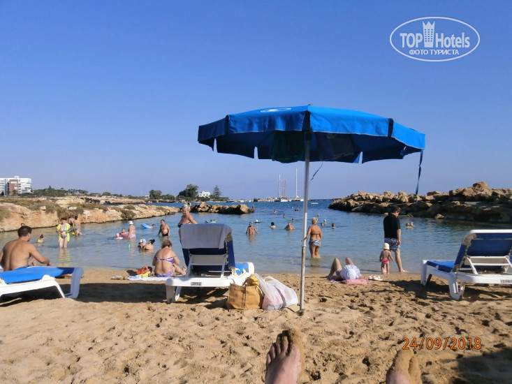 Iris Beach 3* пляж направо от отеля - Фото отеля