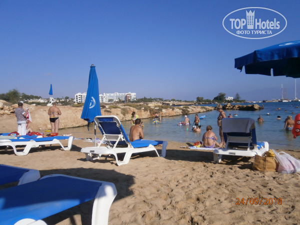 Iris Beach 3* пляж направо от отеля - Фото отеля