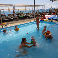Alva Donna World Palace 5* Детский бассейн на пляже с морской водой - Фото отеля
