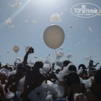 Utopia World Hotel 5* пенная вечеринка на пляже - Фото отеля