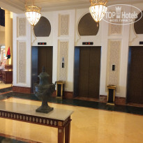 Ajman Hotel 5* в холле отеля - Фото отеля